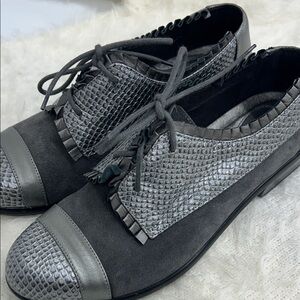 Elegant Gray Women's Leather/Suede Lace-Up Oxford Shoes by Naot SZ 38 (7.5/8)